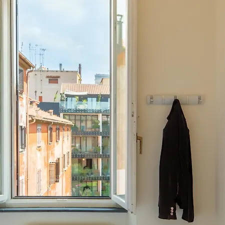 Apartment Iflat Trevi Charm, Elegant & Comfy Escape *