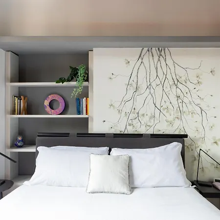 Apartment Iflat Trevi Charm, Elegant & Comfy Escape