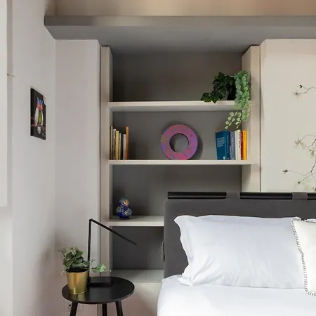 Iflat Trevi Charm, Elegant & Comfy Escape Apartment *