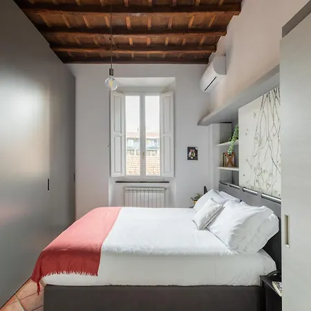 Iflat Trevi Charm, Elegant & Comfy Escape Rome