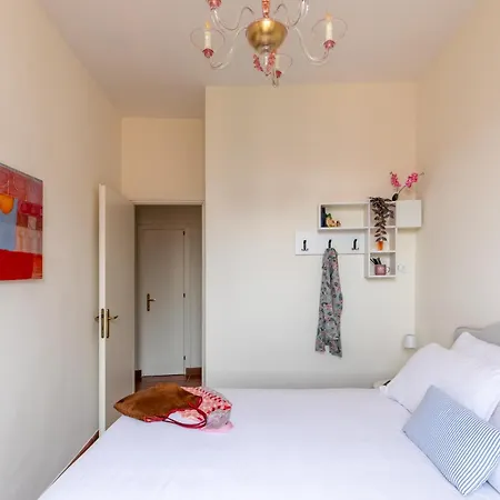 Iflat Trevi Charm, Elegant & Comfy Escape Apartment *